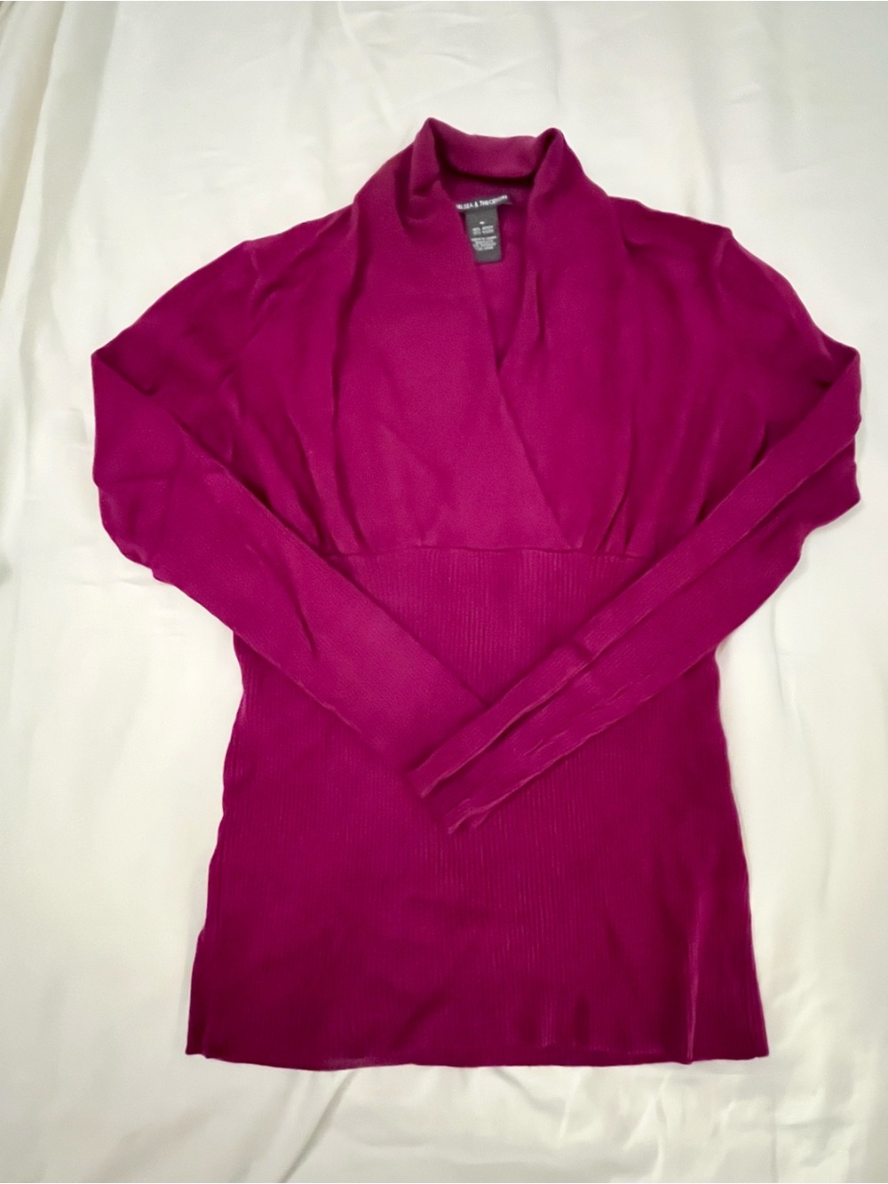 Women’s Fuchsia Long Sleeve V-Neck Sweater